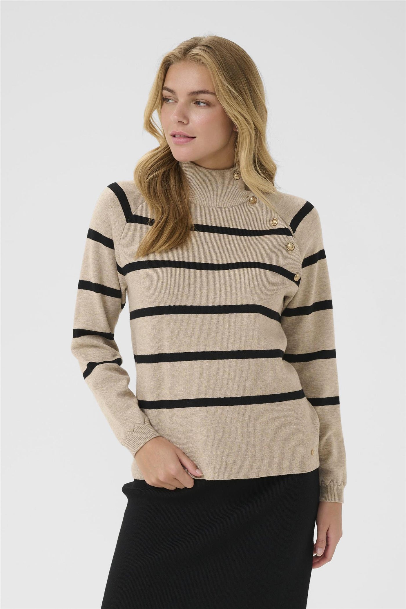 Dela Button Pullover