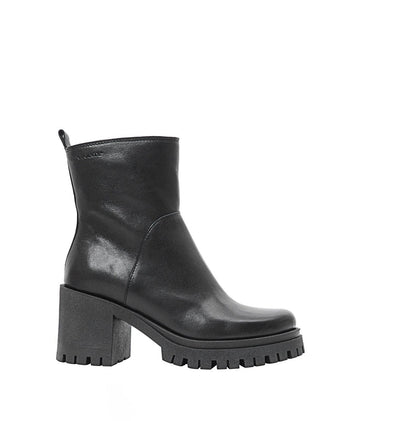 Ylva Ankle Boots